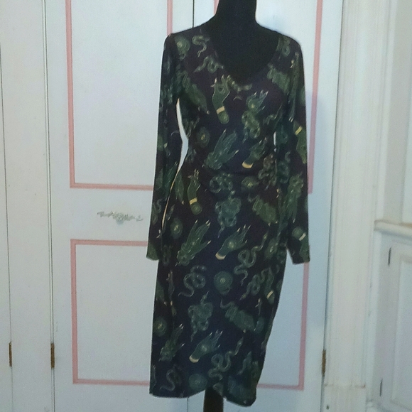 SOLD-NWT Pinup Couture dress Garden of Eden print - Picture 3 of 7